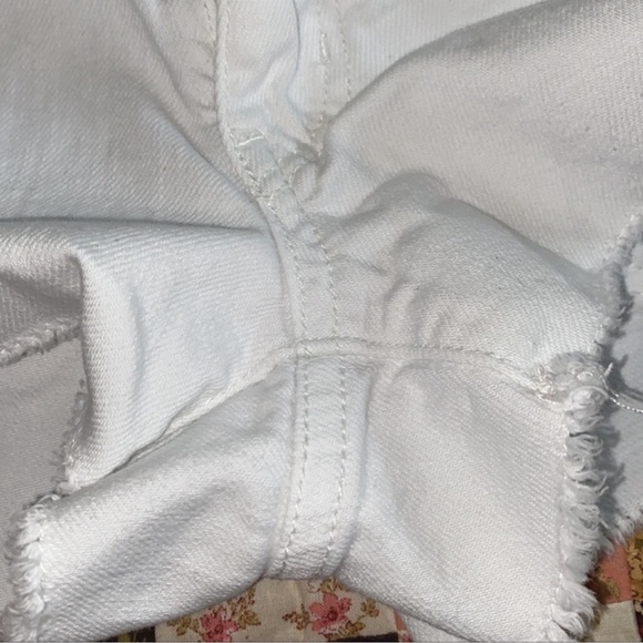 American Eagle 🦅 Stretch Distressed Short Shorts - Picture 6 of 10